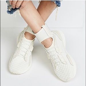 Puma Woman’s Fenty x Rihanna trainer mid sneakers